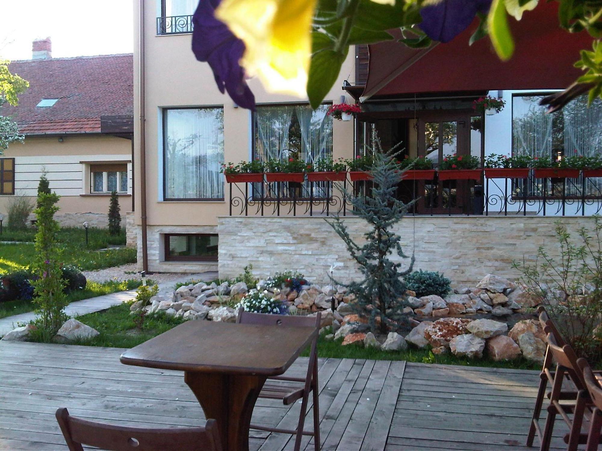 Stupina Hotel Braşov Eksteriør billede
